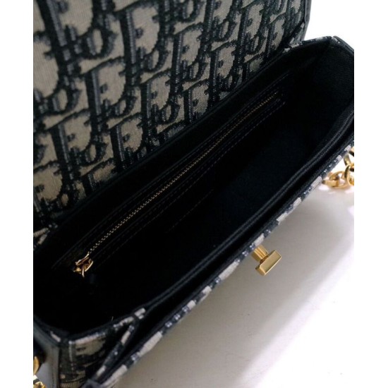 Replica Borsa Christian Dior 30 Montaigne Avenue Blu scuro Replica Borsa Christian Dior 30 Montaigne Avenue Blu scuro