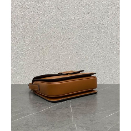 Replica Borsa Celine Classique Cuir Triomphe in pelle di vitello naturale caffè Replica Borsa Celine Classique Cuir Triomphe in pelle di vitello naturale caffè