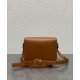 Replica Borsa Celine Teen Triomphe in pelle di vitello lucida caffè Replica Borsa Celine Teen Triomphe in pelle di vitello lucida caffè