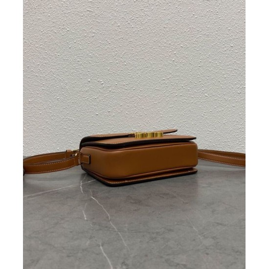 Replica Borsa Celine Teen Triomphe in pelle di vitello lucida caffè Replica Borsa Celine Teen Triomphe in pelle di vitello lucida caffè