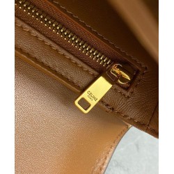 Borsa Celine Teen Triomphe in pelle di vitello lucida caffè