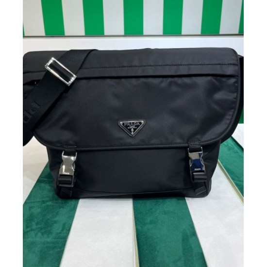 Replica Borsa a tracolla Prada Re-Nylon e Saffiano 2VD052 Nera Replica Borsa a tracolla Prada Re-Nylon e Saffiano 2VD052 Nera