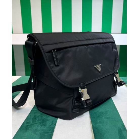 Replica Borsa a tracolla Prada Re-Nylon e Saffiano 2VD052 Nera Replica Borsa a tracolla Prada Re-Nylon e Saffiano 2VD052 Nera