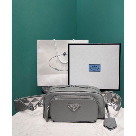 Replica Borsa a tracolla multitasche Prada Nappa in pelle anticata 1BH198 Grigia Replica Borsa a tracolla multitasche Prada Nappa in pelle anticata 1BH198 Grigia
