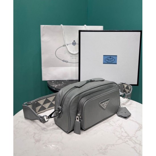 Replica Borsa a tracolla multitasche Prada Nappa in pelle anticata 1BH198 Grigia Replica Borsa a tracolla multitasche Prada Nappa in pelle anticata 1BH198 Grigia