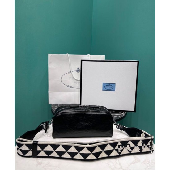 Replica Borsa a tracolla multitasche Prada Nappa in pelle anticata 1BH198 Nera Replica Borsa a tracolla multitasche Prada Nappa in pelle anticata 1BH198 Nera