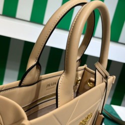 Prada Borsa Prada Symbole piccola in pelle con impunture 1BA379 Albicocca Prada Borsa Prada Symbole piccola in pelle con impunture 1BA379 Albicocca