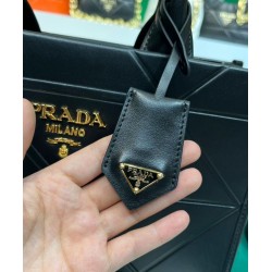 Prada Borsa Prada Symbole piccola in pelle con impunture 1BA379 Nera Prada Borsa Prada Symbole piccola in pelle con impunture 1BA379 Nera