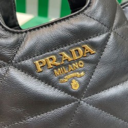 Borsa tote Prada piccola in pelle nappa con impunture 1BG451 nera