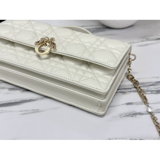 Replica Christian Dior Miss Dior Lady Dior Mini Borsa Bianca Replica Christian Dior Miss Dior Lady Dior Mini Borsa Bianca