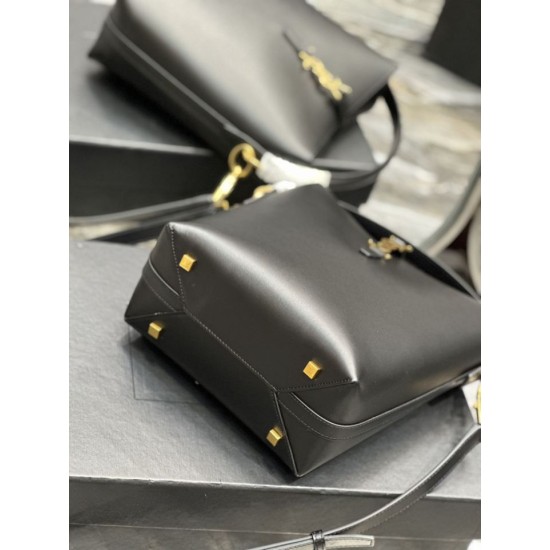 Replica Borsa a secchiello YSL Saint Laurent Le 5 A 7 Nera Replica Borsa a secchiello YSL Saint Laurent Le 5 A 7 Nera