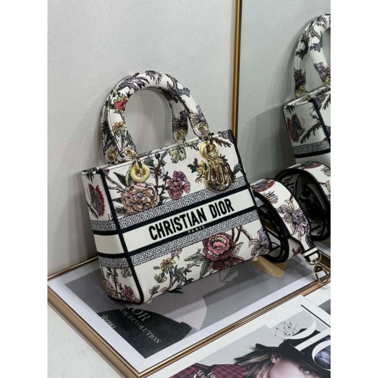 Replica Borsa Christian Dior Medium Lady D-Lite Jardin Botanique Ricamo Bianco Replica Borsa Christian Dior Medium Lady D-Lite Jardin Botanique Ricamo Bianco