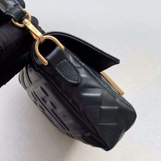 Replica Borsa con motivo FF Mini Baguette Fendi nera Replica Borsa con motivo FF Mini Baguette Fendi nera