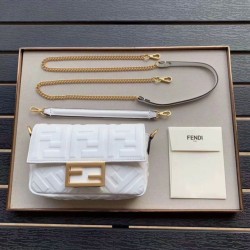 Borsa Fendi Mini Baguette Motivo FF Bianca