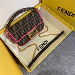 Borsa Mini Baguette Fendi Tessuto FF Con Finiture Fucsia