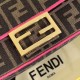 Replica Borsa Mini Baguette Fendi Tessuto FF Con Finiture Fucsia Replica Borsa Mini Baguette Fendi Tessuto FF Con Finiture Fucsia