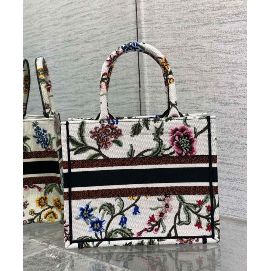 Replica Christian Dior Small Dior Book Tote Bianco Multicolor Ricamo Dior Petites Fleurs Replica Christian Dior Small Dior Book Tote Bianco Multicolor Ricamo Dior Petites Fleurs