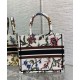 Replica Christian Dior Small Dior Book Tote Bianco Multicolor Ricamo Dior Petites Fleurs Replica Christian Dior Small Dior Book Tote Bianco Multicolor Ricamo Dior Petites Fleurs