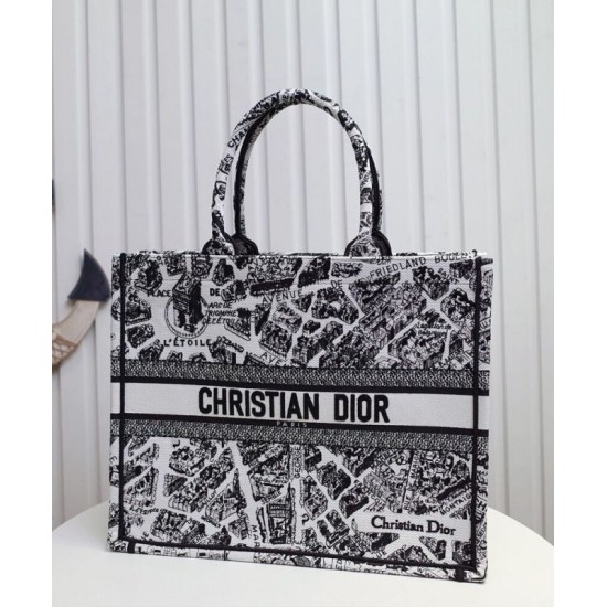 Replica Christian Dior Large Dior Book Tote Borsa con motivo Plan de Paris ricamato nera / bianca Replica Christian Dior Large Dior Book Tote Borsa con motivo Plan de Paris ricamato nera / bianca