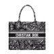 Replica Christian Dior Medium Dior Book Tote Borsa con motivo Plan de Paris ricamato nera Replica Christian Dior Medium Dior Book Tote Borsa con motivo Plan de Paris ricamato nera