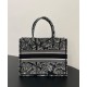 Replica Christian Dior Medium Dior Book Tote Borsa con motivo Plan de Paris ricamato nera Replica Christian Dior Medium Dior Book Tote Borsa con motivo Plan de Paris ricamato nera