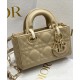 Replica Borsa Christian Dior Micro Lady d-Joy Latte Patent Cannage Vitello Albicocca Replica Borsa Christian Dior Micro Lady d-Joy Latte Patent Cannage Vitello Albicocca