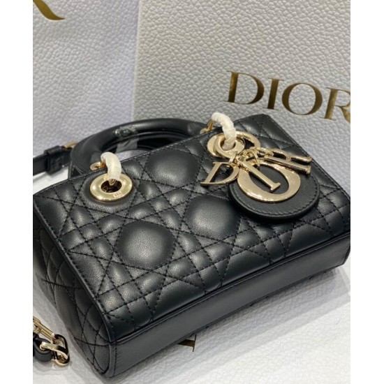 Replica Borsa Christian Dior Micro Lady d-Joy Latte Patent Cannage Vitello Nero Replica Borsa Christian Dior Micro Lady d-Joy Latte Patent Cannage Vitello Nero