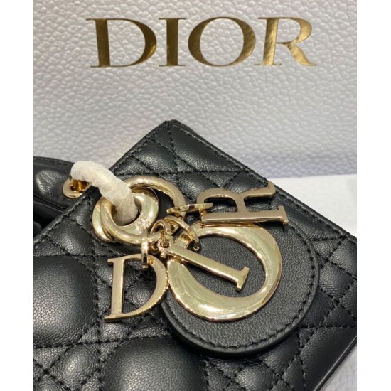 Replica Borsa Christian Dior Micro Lady d-Joy Latte Patent Cannage Vitello Nero Replica Borsa Christian Dior Micro Lady d-Joy Latte Patent Cannage Vitello Nero