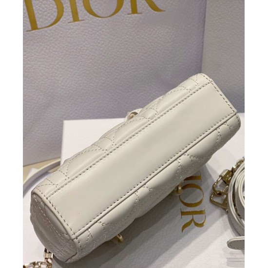 Replica Christian Dior Micro Lady d-Joy Borsa Latte Vernice Cannage Pelle di vitello Crema Replica Christian Dior Micro Lady d-Joy Borsa Latte Vernice Cannage Pelle di vitello Crema