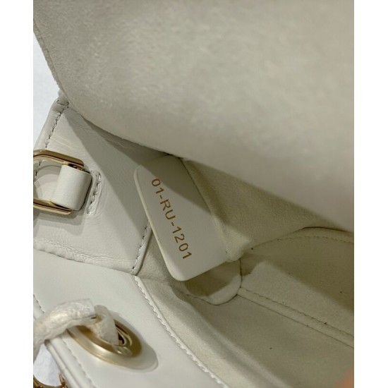Replica Christian Dior Micro Lady d-Joy Borsa Latte Vernice Cannage Pelle di vitello Crema Replica Christian Dior Micro Lady d-Joy Borsa Latte Vernice Cannage Pelle di vitello Crema