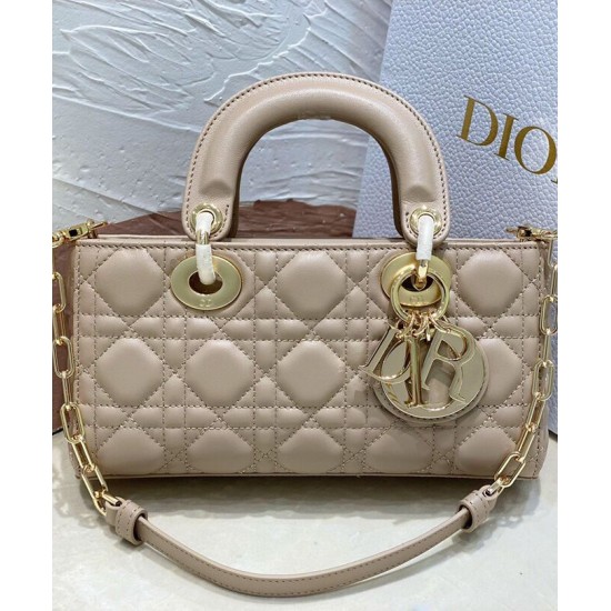 Replica Borsa Christian Dior Small Lady D-Joy Latte Patent Cannage Vitello Albicocca Replica Borsa Christian Dior Small Lady D-Joy Latte Patent Cannage Vitello Albicocca