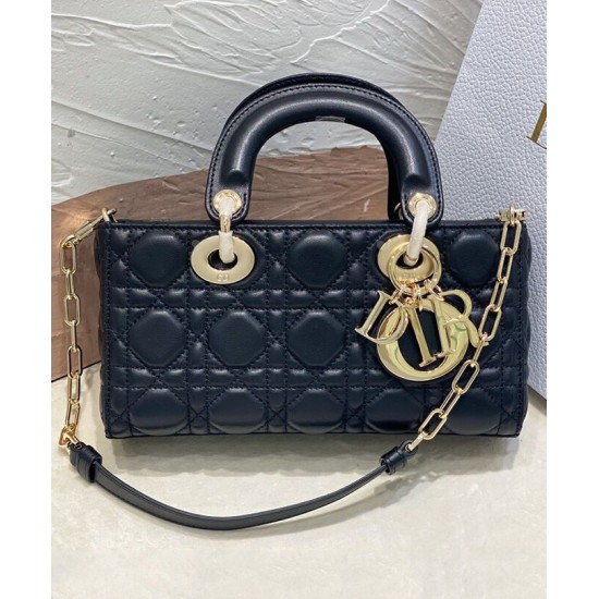 Replica Borsa Christian Dior Small Lady D-Joy Latte Patent Cannage Vitello Nero Replica Borsa Christian Dior Small Lady D-Joy Latte Patent Cannage Vitello Nero