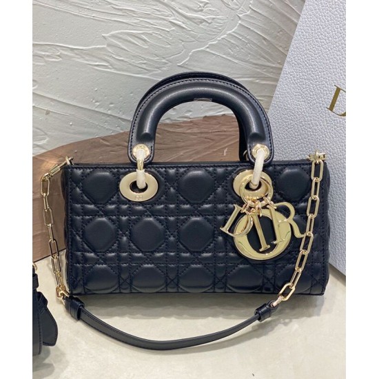 Replica Borsa Christian Dior Small Lady D-Joy Latte Patent Cannage Vitello Nero Replica Borsa Christian Dior Small Lady D-Joy Latte Patent Cannage Vitello Nero