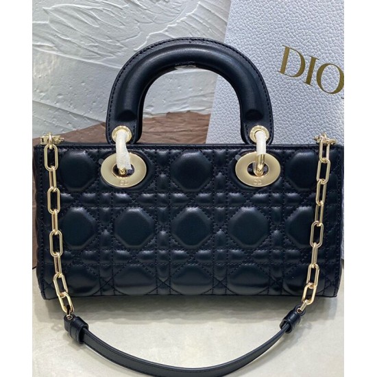 Replica Borsa Christian Dior Small Lady D-Joy Latte Patent Cannage Vitello Nero Replica Borsa Christian Dior Small Lady D-Joy Latte Patent Cannage Vitello Nero