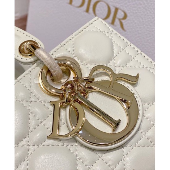 Replica Christian Dior Small Lady D-Joy Bag Latte Patent Cannage Calfskin Cream Replica Christian Dior Small Lady D-Joy Bag Latte Patent Cannage Calfskin Cream