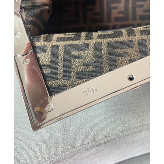 Replica Borsa Fendi First Midi in pelle verniciata 8BP137 nera Replica Borsa Fendi First Midi in pelle verniciata 8BP137 nera