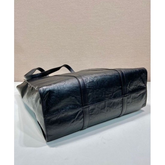 Replica Borsa tote media in pelle nappa anticata Prada 1BG587 nera Replica Borsa tote media in pelle nappa anticata Prada 1BG587 nera