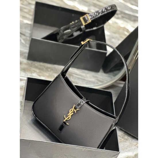 Replica Borsa YSL Saint Laurent Le 5 A 7 Cassander Hobo 23 cm nera Replica Borsa YSL Saint Laurent Le 5 A 7 Cassander Hobo 23 cm nera