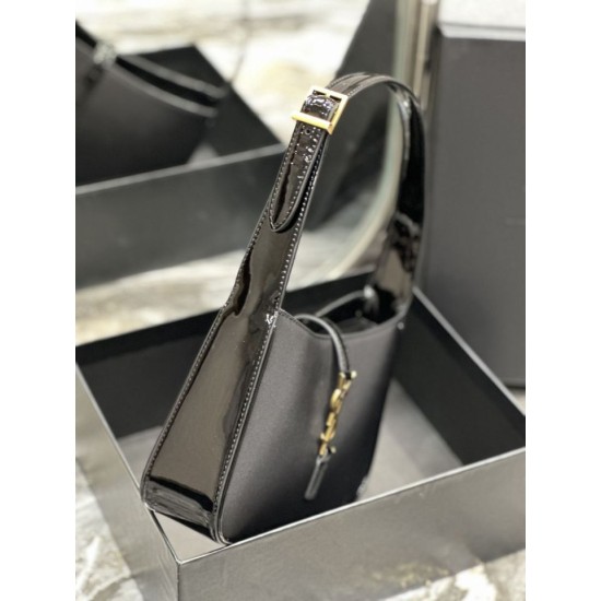 Replica Borsa YSL Saint Laurent Le 5 A 7 Cassander Hobo 23 cm nera Replica Borsa YSL Saint Laurent Le 5 A 7 Cassander Hobo 23 cm nera