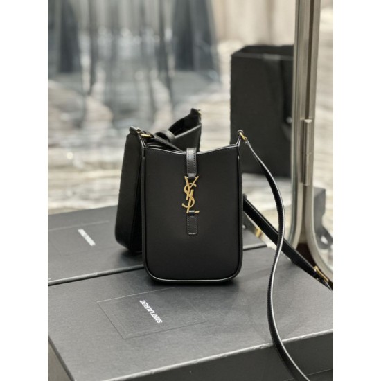 Replica YSL Saint Laurent Le 5 A 7 Mini pelle conciata al vegetale verticale nera