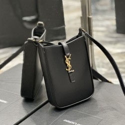 YSL Saint Laurent Le 5 A 7 Mini pelle conciata al vegetale verticale nera