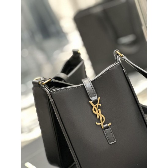 Replica YSL Saint Laurent Le 5 A 7 Mini pelle conciata al vegetale verticale nera