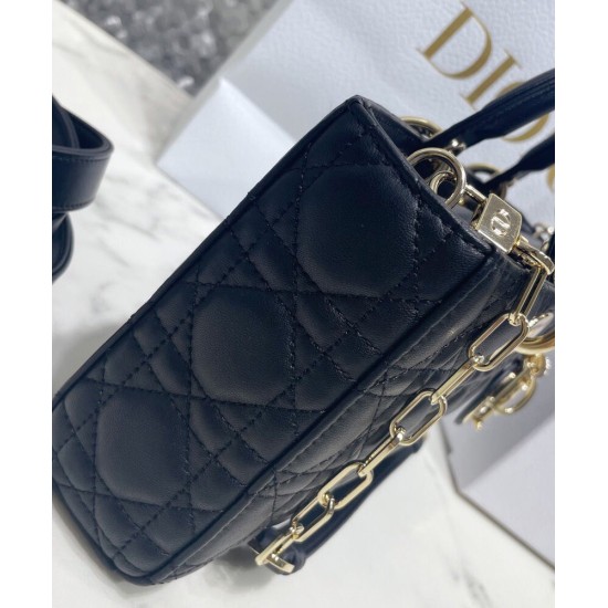 Replica Borsa Christian Dior Lady D-Joy nera Replica Borsa Christian Dior Lady D-Joy nera