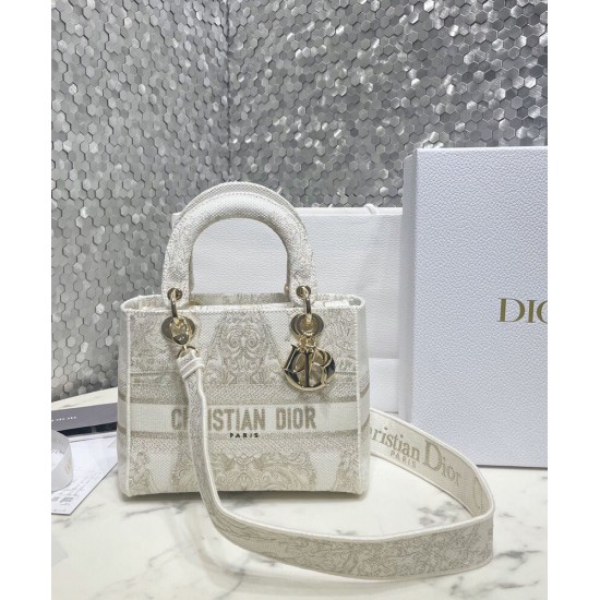 Replica Christian Dior Borsa media Lady D-Lite dorata Replica Christian Dior Borsa media Lady D-Lite dorata