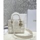 Replica Christian Dior Borsa media Lady D-Lite dorata Replica Christian Dior Borsa media Lady D-Lite dorata
