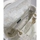Replica Christian Dior Borsa media Lady D-Lite dorata Replica Christian Dior Borsa media Lady D-Lite dorata