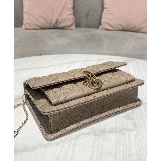 Replica Christian Dior Lady Dior Chain Pouch Albicocca Replica Christian Dior Lady Dior Chain Pouch Albicocca