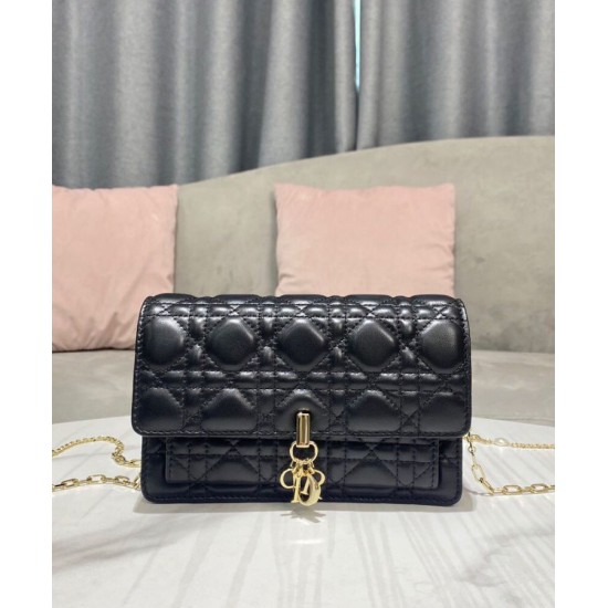 Replica Christian Dior Borsa a tracolla Lady Dior nera Replica Christian Dior Borsa a tracolla Lady Dior nera