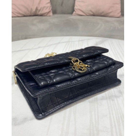 Replica Christian Dior Borsa a tracolla Lady Dior nera Replica Christian Dior Borsa a tracolla Lady Dior nera
