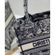 Replica Christian Dior Borsa piccola Dior Book Tote blu scuro Replica Christian Dior Borsa piccola Dior Book Tote blu scuro